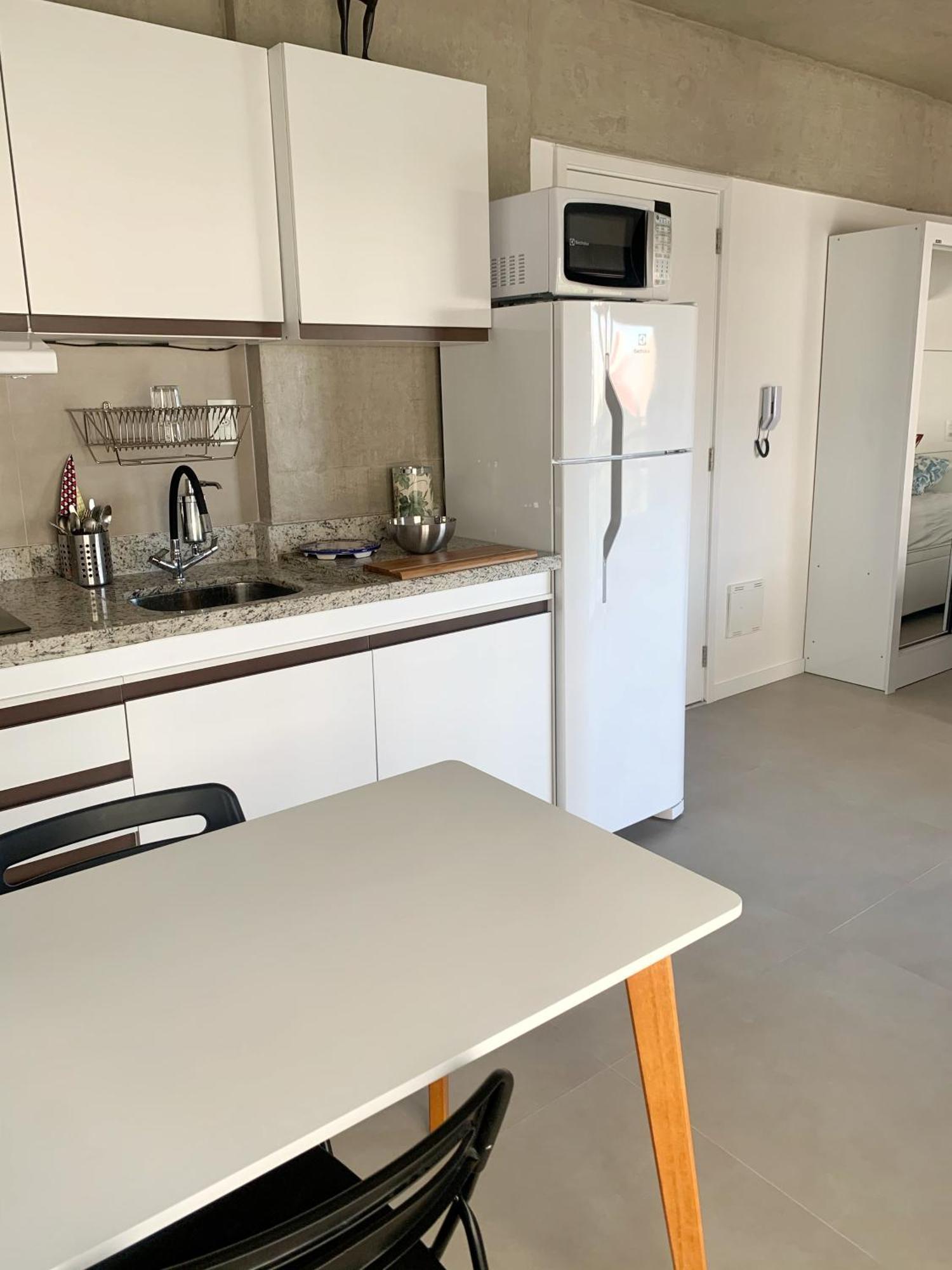 Minimalist New Apartamento
