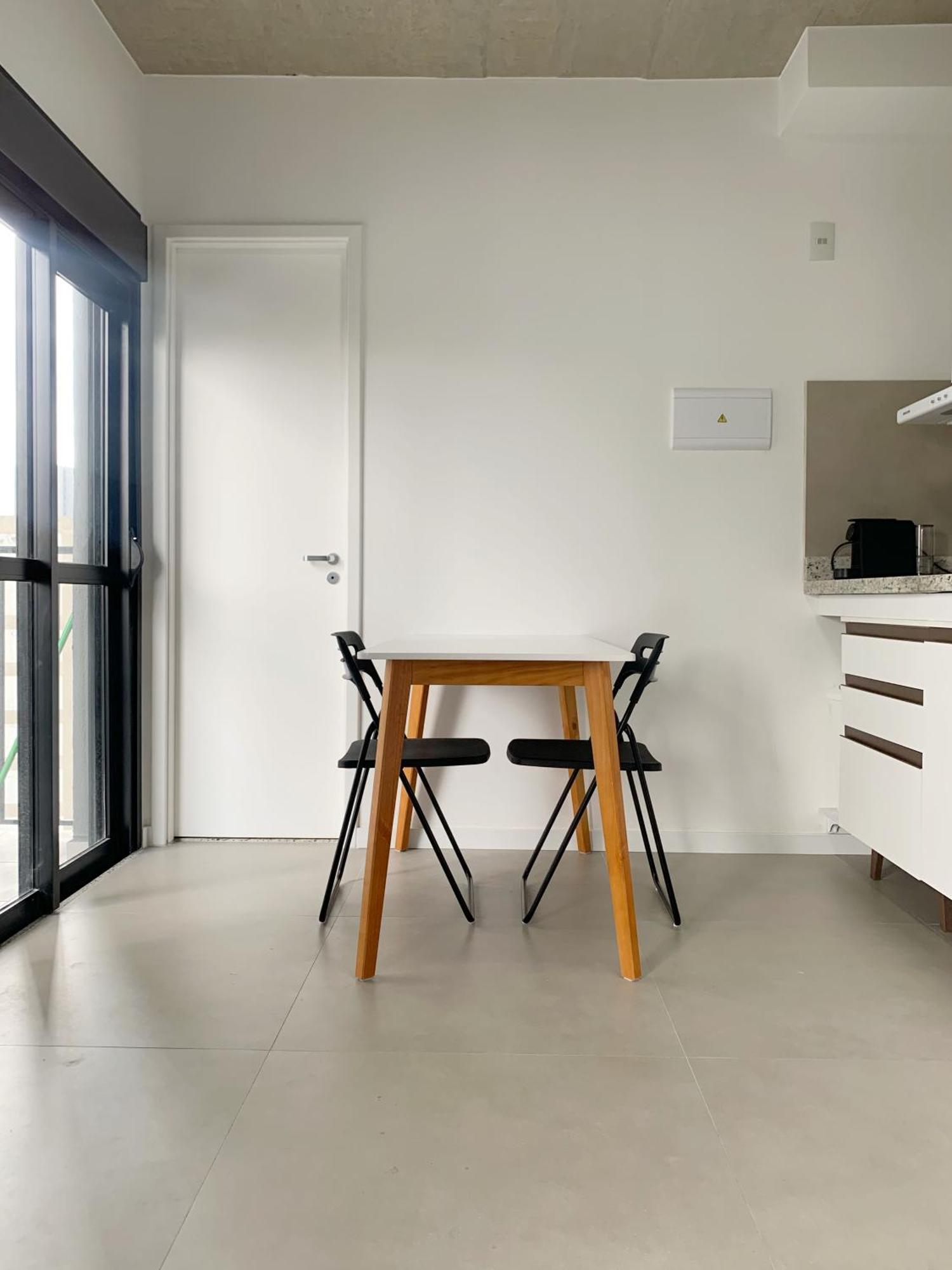 Minimalist New Apartamento
